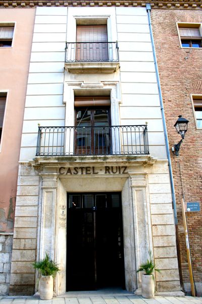 Entrada Principal del Centro Cultural Castelruiz